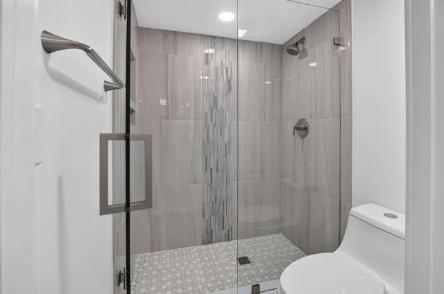Unit 163 photo 24