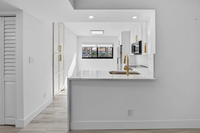 Unit 163 photo 26