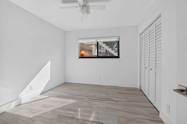 Unit 163 photo 30