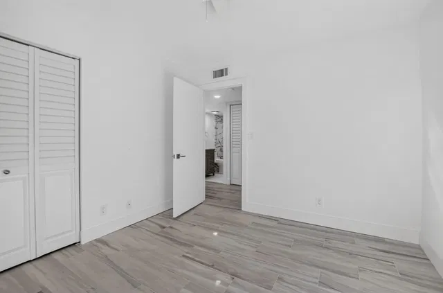 Unit 163 photo 31