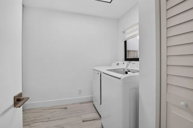 Unit 163 photo 32