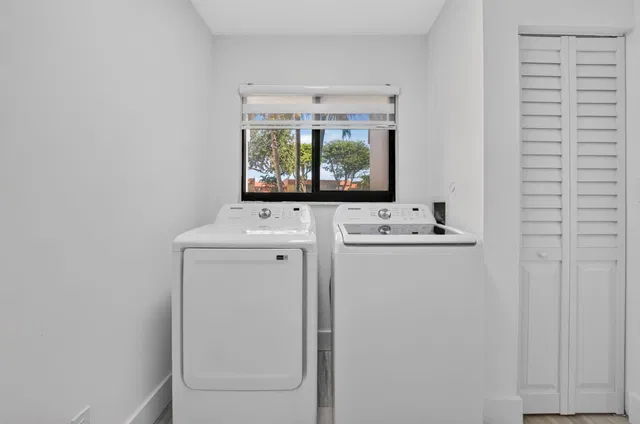 Unit 163 photo 33