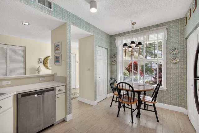 Residence photo 11