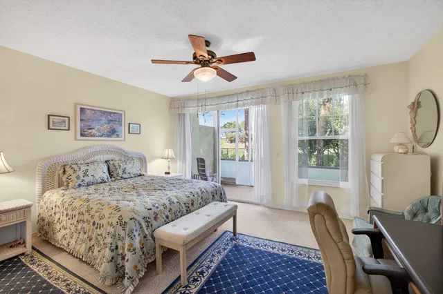 Residence photo 26