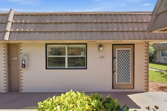Residence photo 2