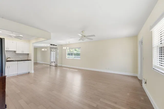 Residence photo 4