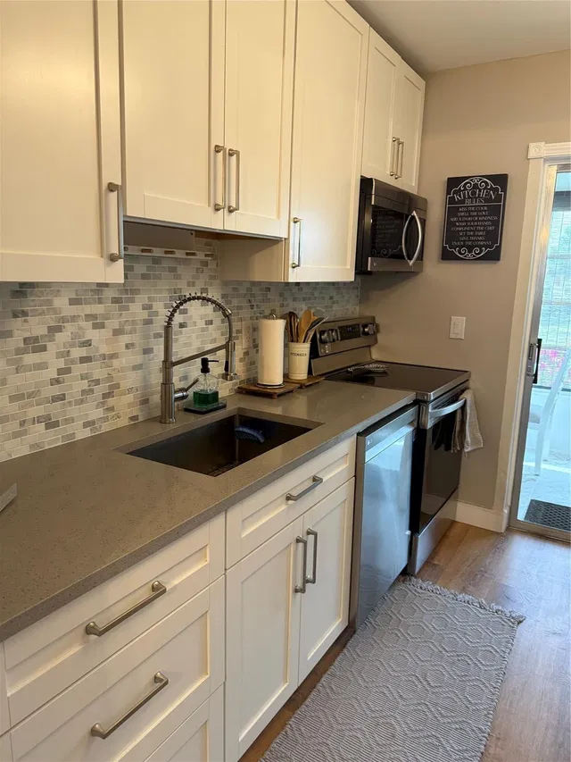  Unit 205 photo 6