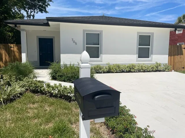 West Palm Beach Residence photo 2
