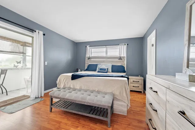 Residence photo 12