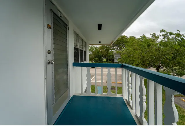 Residence photo 17