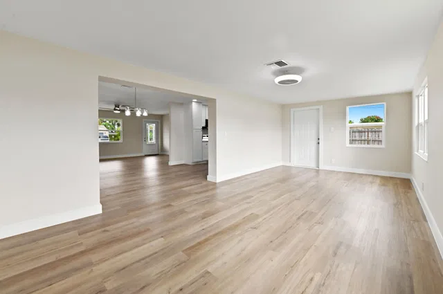 Residence photo 12