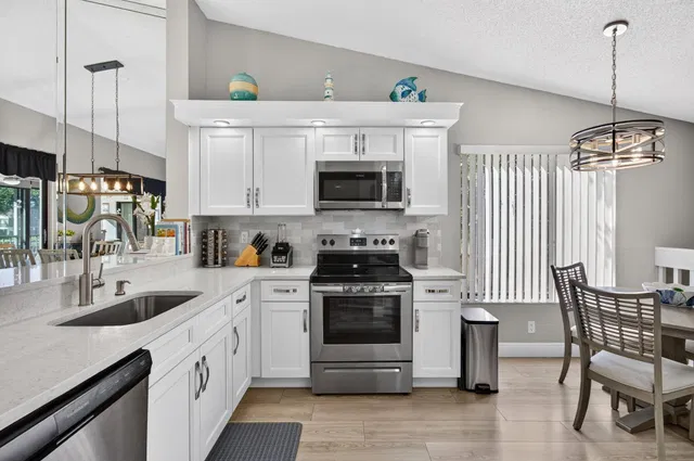 Unit 202 photo 32