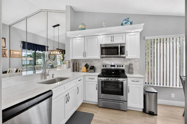 Unit 202 photo 33