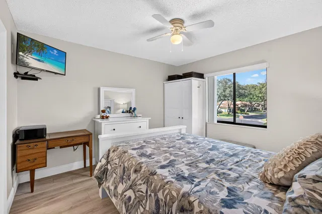 Unit 202 photo 58