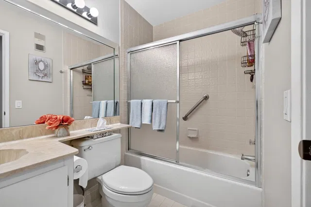 Unit 202 photo 62