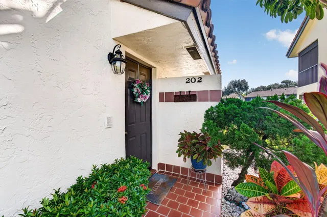 Unit 202 photo 75
