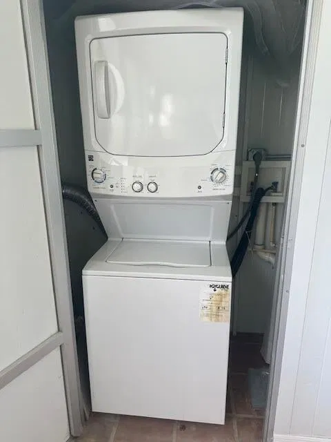 Unit G photo 8