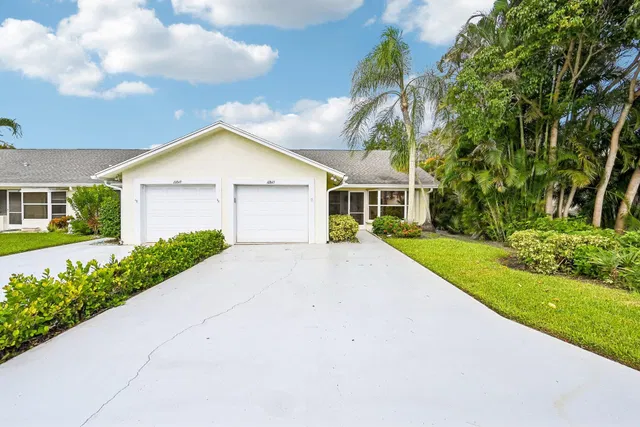 Residence photo 2