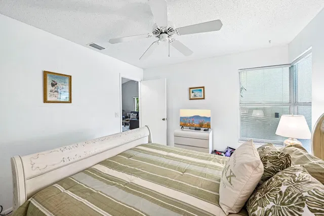 Residence photo 26