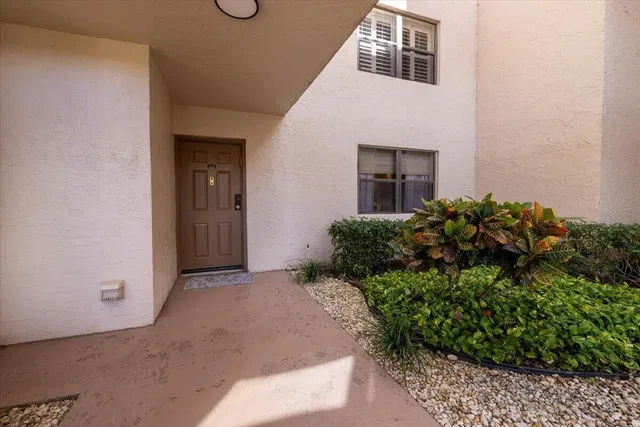 Unit 104 photo 2