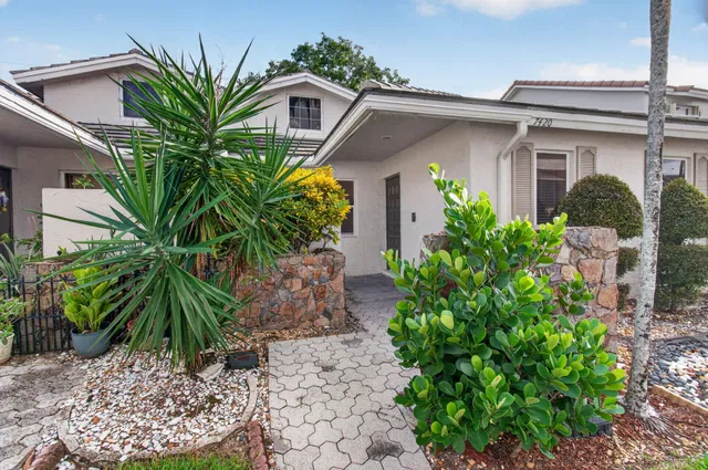 Residence photo 3