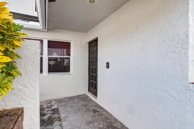 Residence photo 5