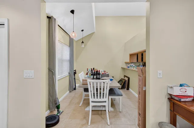 Residence photo 12