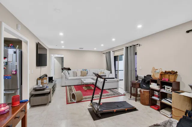 Residence photo 15