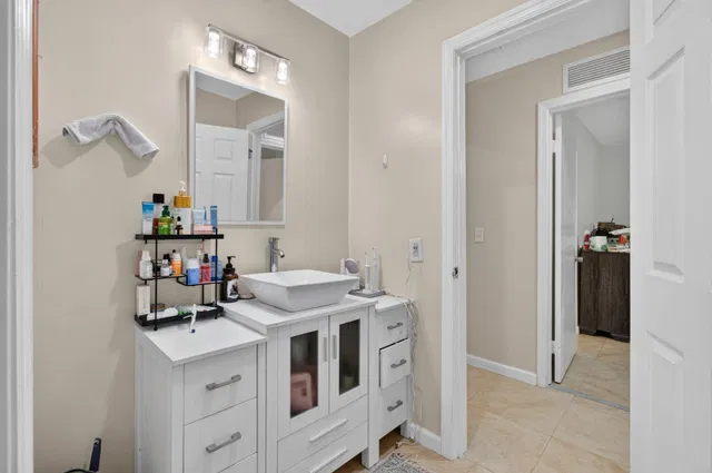 Residence photo 35
