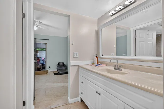 Residence photo 43