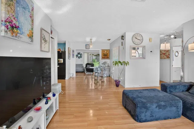  Residence photo 5