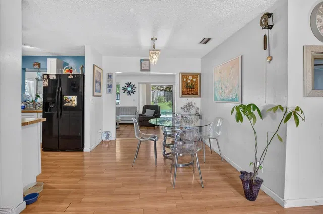 Residence photo 7