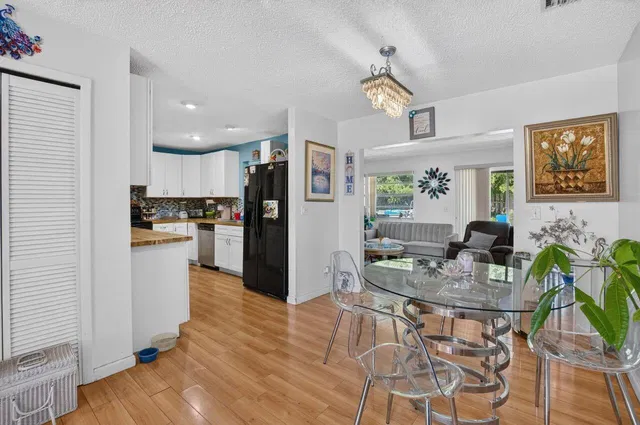  Residence photo 10