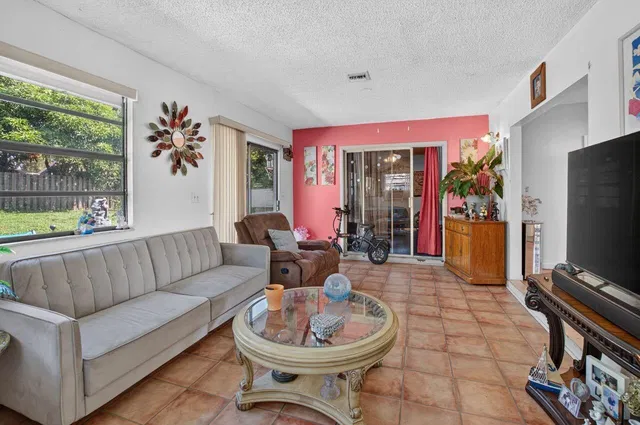  Residence photo 27