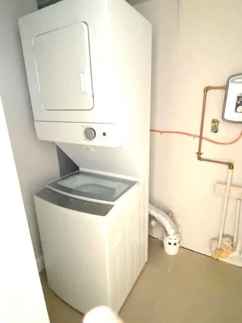 Unit 14 photo 8
