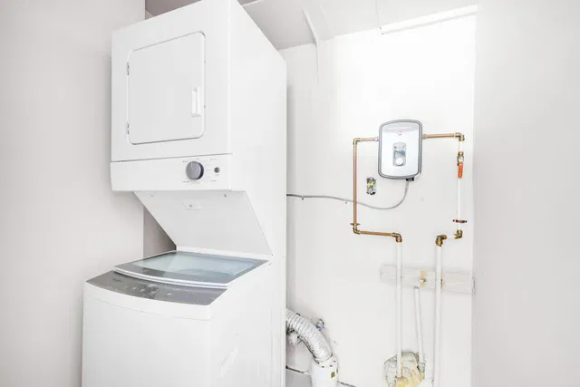 Unit 14 photo 25