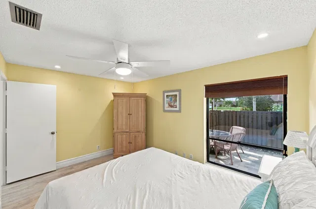 Unit C photo 26