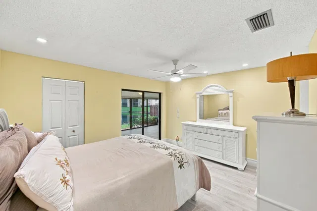 Unit C photo 28