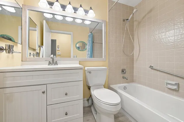 Unit C photo 33
