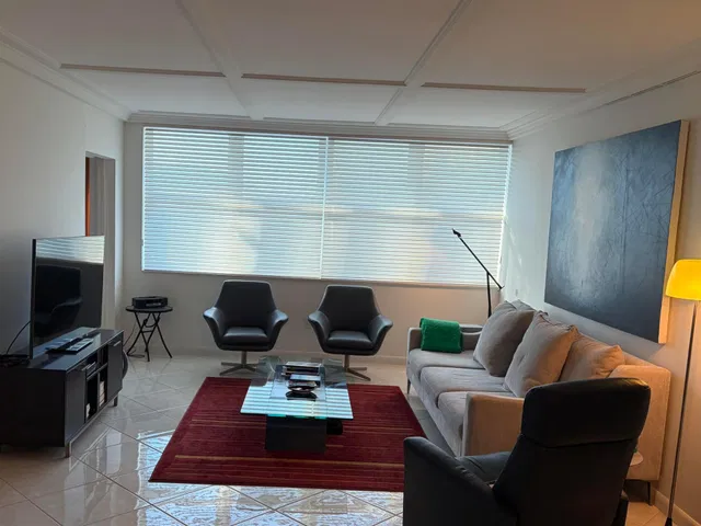 In-Town Palm Beach Unit 4010 photo 2