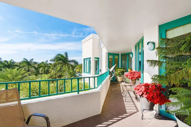 Mizner Court Unit PH14 photo 3