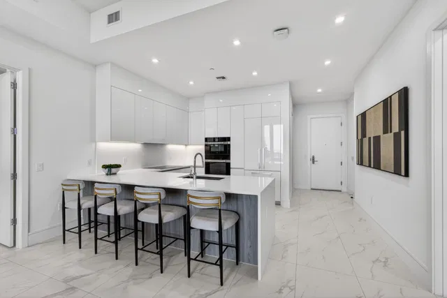 Nautilus 220 Unit 609 photo 8