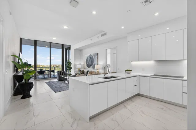 Nautilus 220 Unit 609 photo 10
