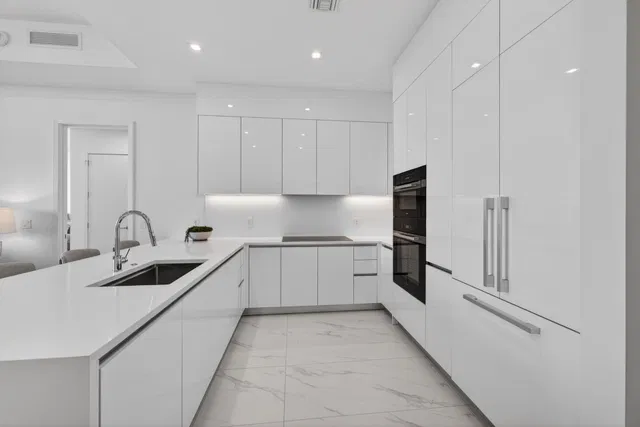 Nautilus 220 Unit 609 photo 11