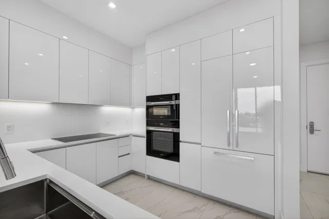Nautilus 220 Unit 609 photo 12