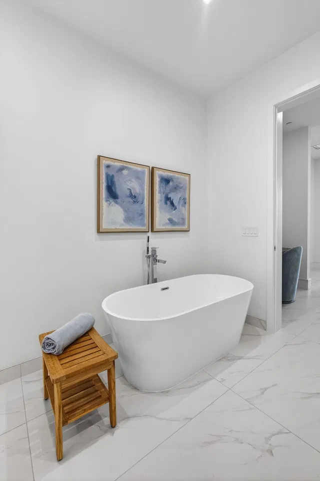 Nautilus 220 Unit 609 photo 39