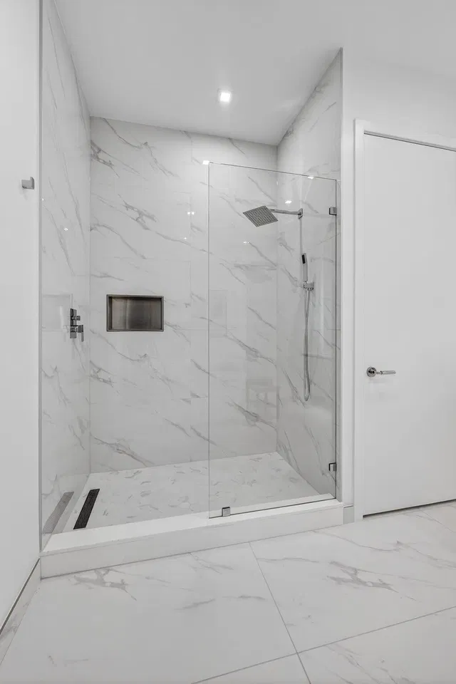 Nautilus 220 Unit 609 photo 41