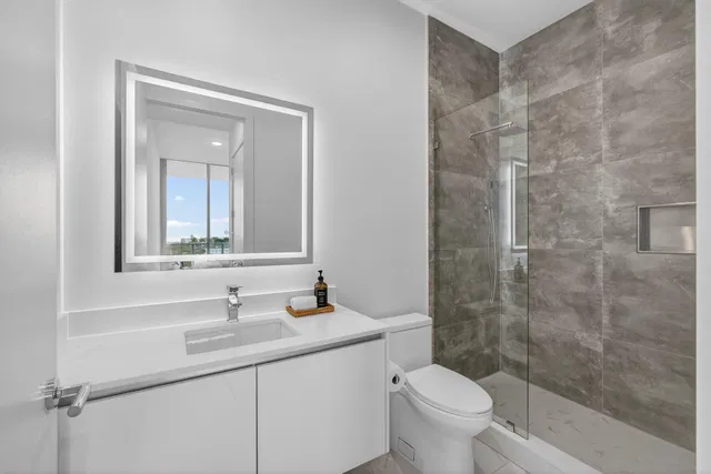 Nautilus 220 Unit 609 photo 44