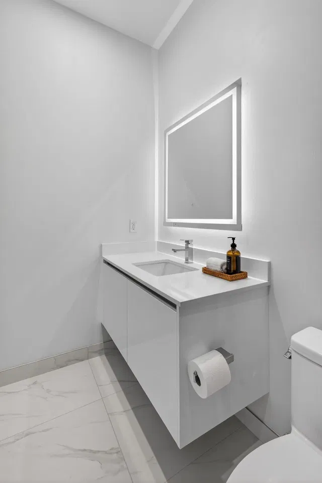 Nautilus 220 Unit 609 photo 47
