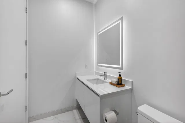 Nautilus 220 Unit 609 photo 48